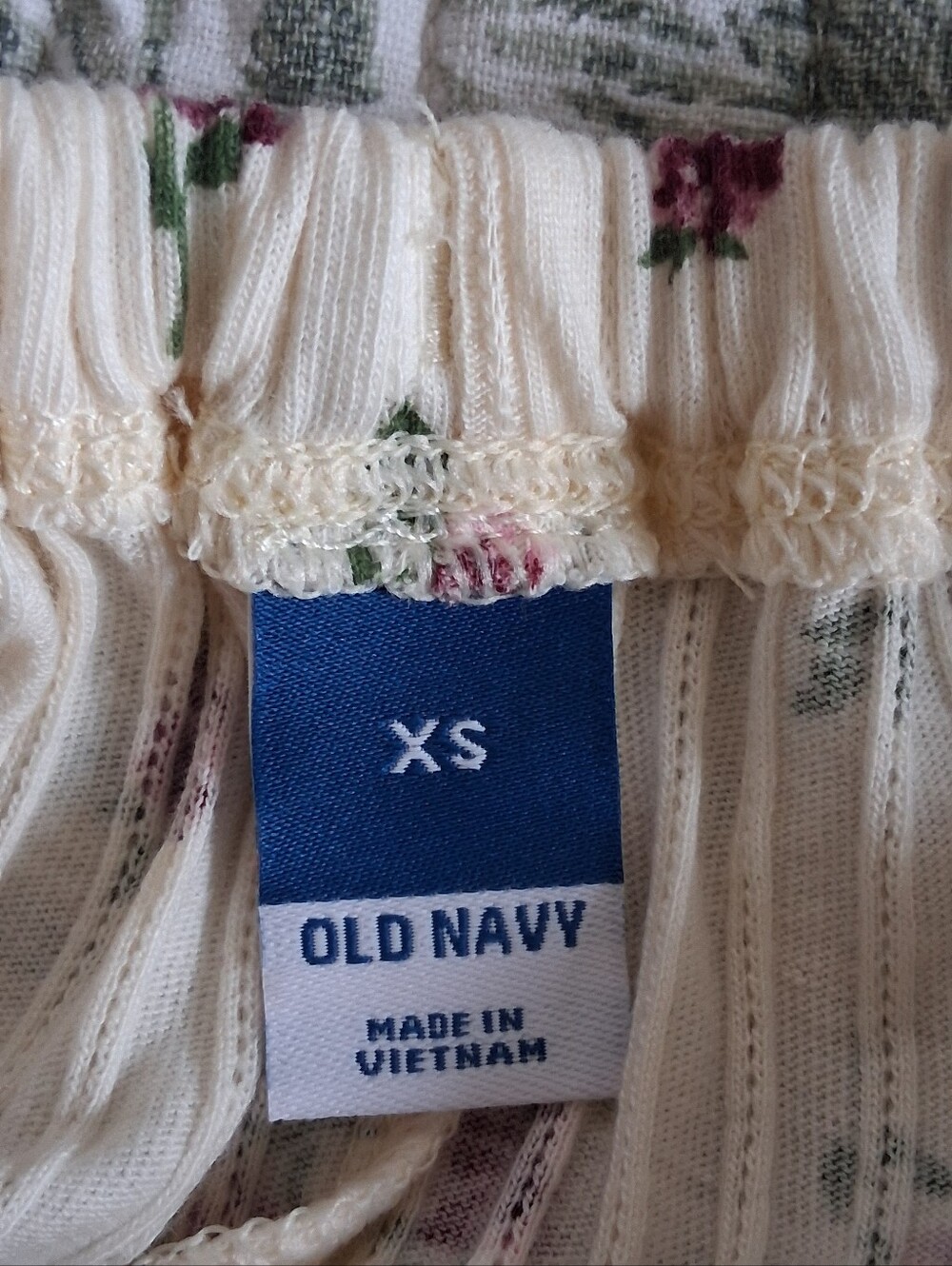 Old Navy 3 Piece Set Cream Floral Pajamas - Picture 10 of 12